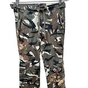 NEW Arizona Jean Co Women's Size 14R Flower Print Camo Cargo Ankle Cropped Pants